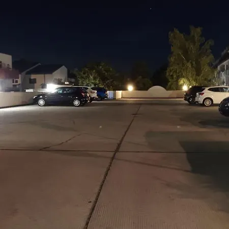 Alex & Nicol アパート ゲンゼルンドルフ