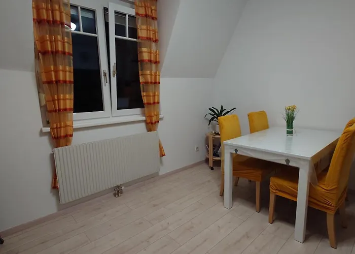 Alex & Nicol アパート